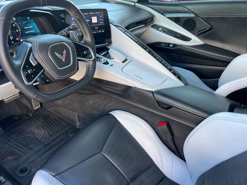 Used 2023 Chevrolet Corvette Stingray Premium Conv w/ Z51 Performance Package image 11