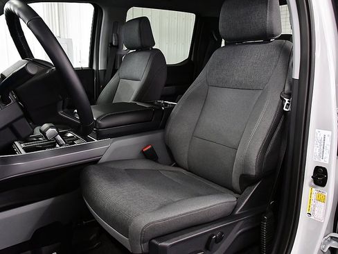 Used 2024 Ford F150 Lightning Flash image 31