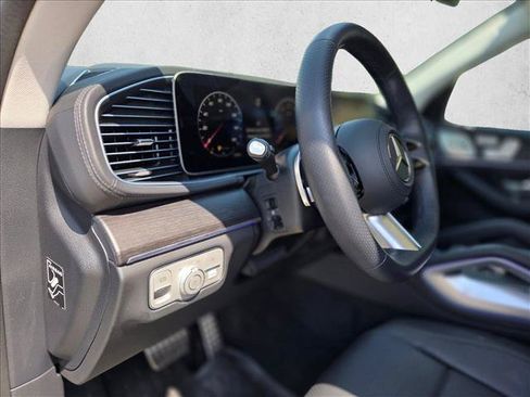 Certified 2026 Mercedes-Benz GLS 450 4MATIC image 9
