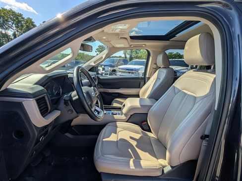 Used 2024 Ford Expedition Max Limited image 16