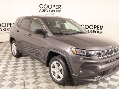 Used 2023 Jeep Compass Sport image 1