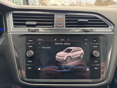 Used 2022 Volkswagen Tiguan SE AWD/4WD image 15
