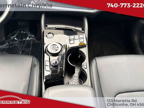 Used 2023 Kia Sportage EX AWD/4WD image 13