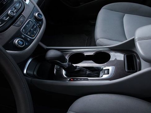 Used 2024 Chevrolet Malibu LT image 25