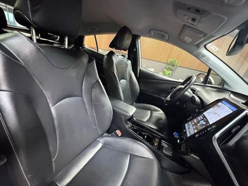 Used 2020 Toyota Prius Prime Limited image 12