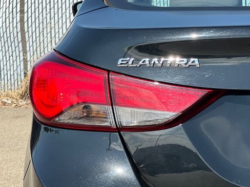 Used 2016 Hyundai Elantra SE FWD image 23