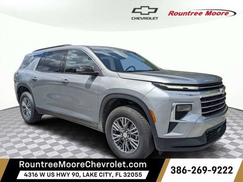 Used 2026 Chevrolet Traverse LT AWD/4WD image 1