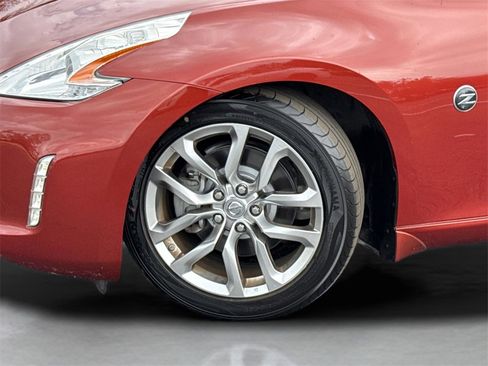 Used 2014 Nissan 370Z Coupe image 38
