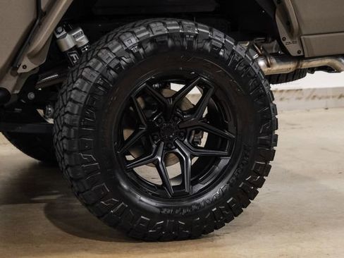 Used 2025 Jeep Gladiator Rubicon w/ Safety Group image 53