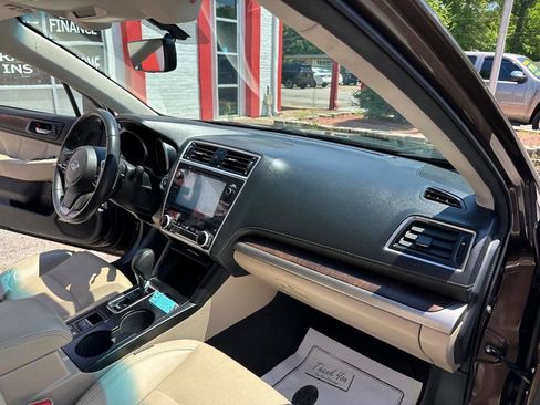 Used 2019 Subaru Outback 3.6R Limited AWD/4WD image 26