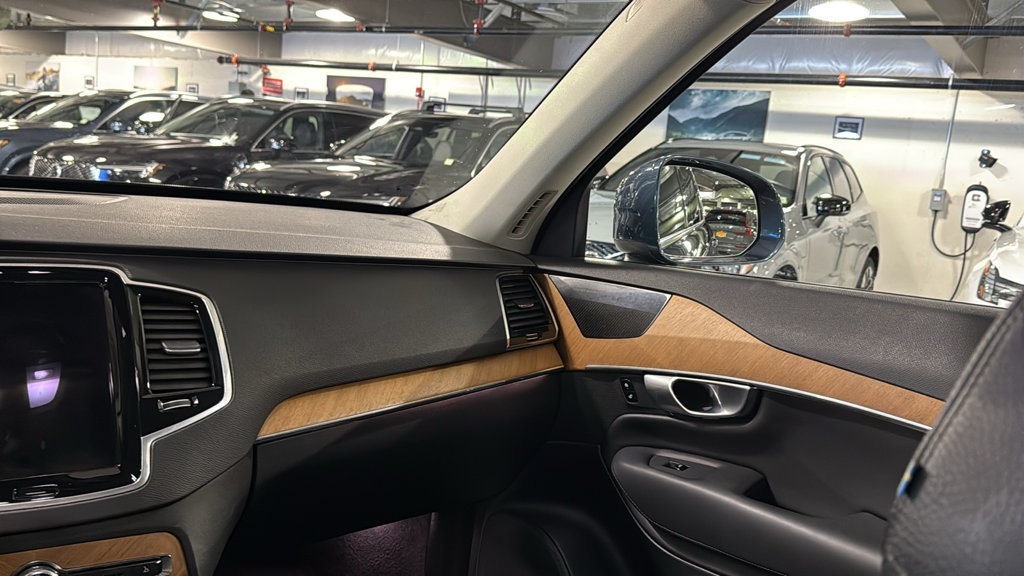 Certified 2024 Volvo XC90 B6 Plus w/ Protection Package Premier AWD/4WD image 24