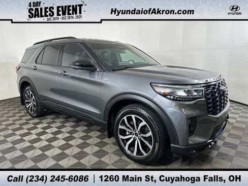 Used 2025 Ford Explorer ST-Line image 1