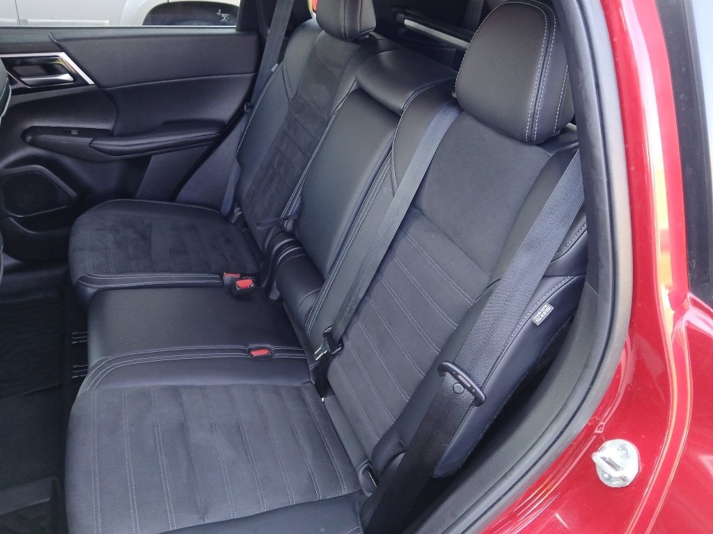Used 2024 Mitsubishi Outlander SE Black Edition AWD/4WD image 41