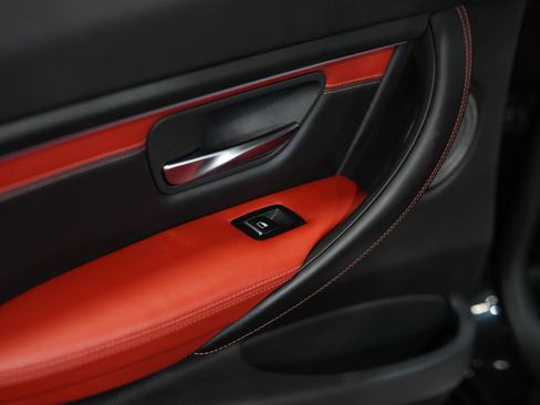 Used 2018 BMW M3 Coupe w/ Competition Package image 28