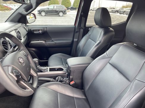 Certified 2022 Toyota Tacoma TRD Sport image 24