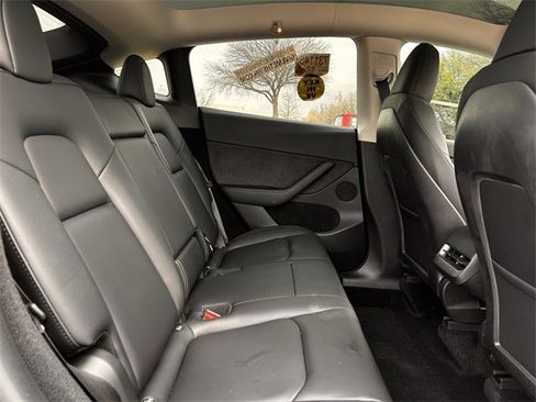 Used 2023 Tesla Model Y Performance image 29