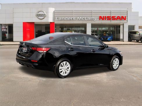 Used 2025 Nissan Sentra S image 3