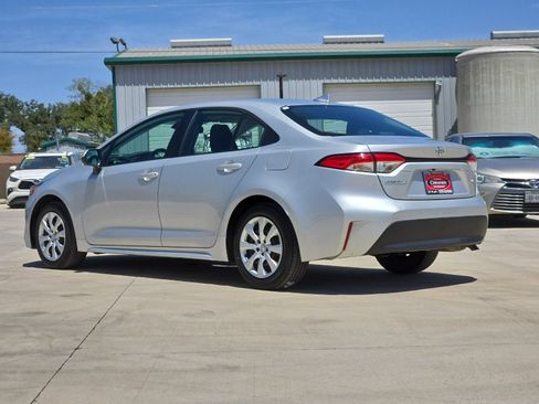 Certified 2025 Toyota Corolla LE FWD image 3