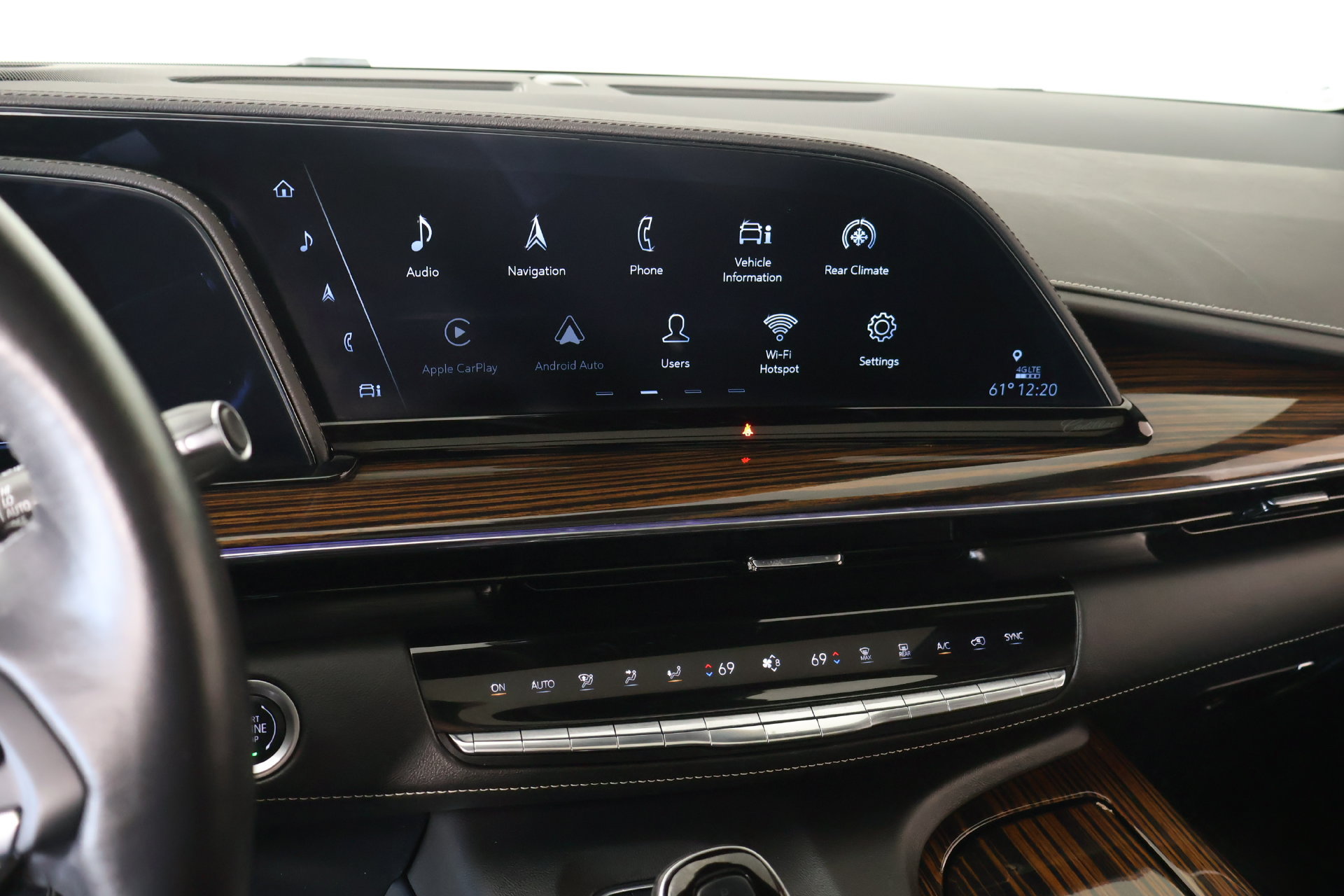 Used 2024 Cadillac Escalade Premium Luxury w/ Performance Package AWD/4WD image 5