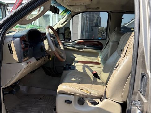 Used 2007 Ford F350 Lariat image 6