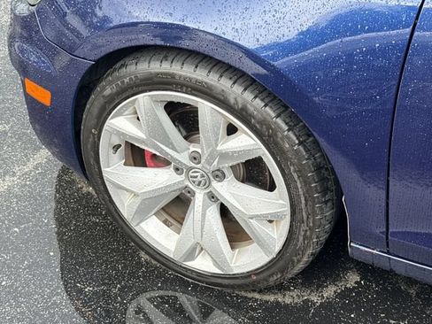 Used 2012 Volkswagen Golf 4-Door FWD image 5