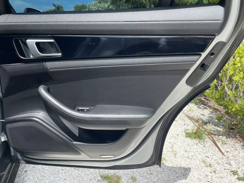 Used 2021 Porsche Panamera RWD image 27