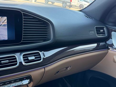 New 2026 Mercedes-Benz GLS 450 4MATIC image 21