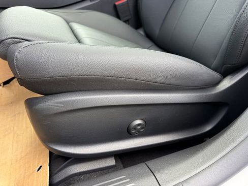 Certified 2025 Mercedes-Benz CLA 250 4MATIC image 9