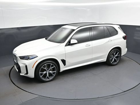 Certified 2026 BMW X5 xDrive40i w/ M Sport Package AWD/4WD image 31