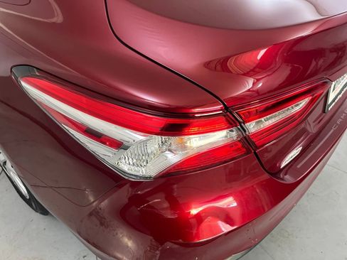 Used 2018 Toyota Camry LE image 44