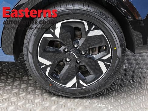 Used 2023 Kia Niro Wind w/ Wind Preserve Package FWD image 8