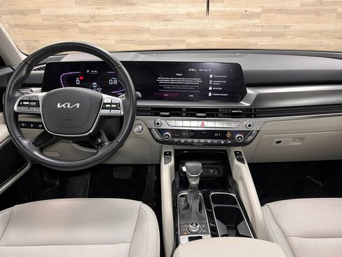 Used 2025 Kia Telluride S AWD/4WD image 2