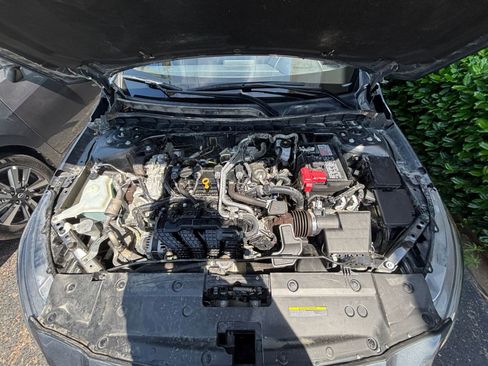 Used 2025 Nissan Altima 2.5 SV FWD image 32