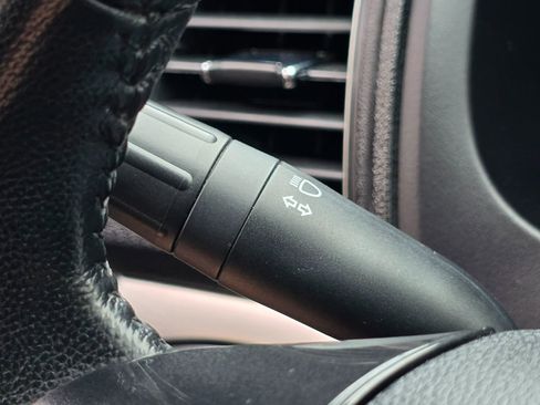 Used 2019 Ford Explorer XLT image 48