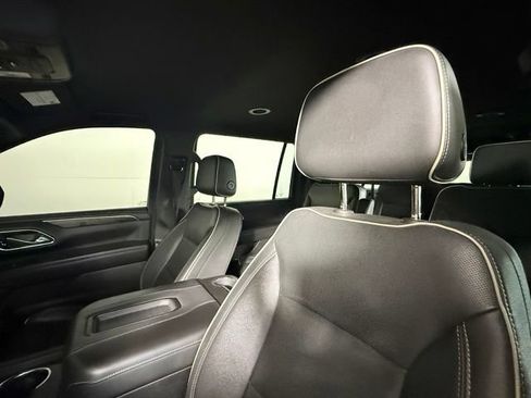 Used 2023 Chevrolet Suburban Premier RWD image 16