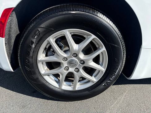 Used 2025 Chrysler Voyager LX FWD image 10
