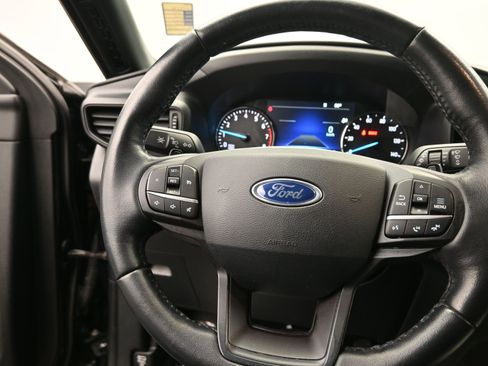 Used 2020 Ford Explorer XLT w/ Class III Trailer Tow Package image 23