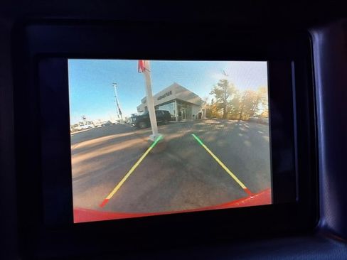 Used 2022 Dodge Charger SXT image 11