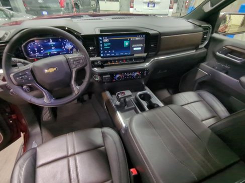 Used 2024 Chevrolet Silverado 1500 High Country image 16