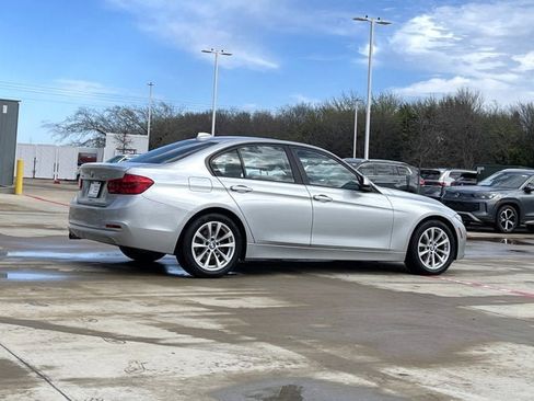 Used 2017 BMW 320i xDrive Sedan image 8