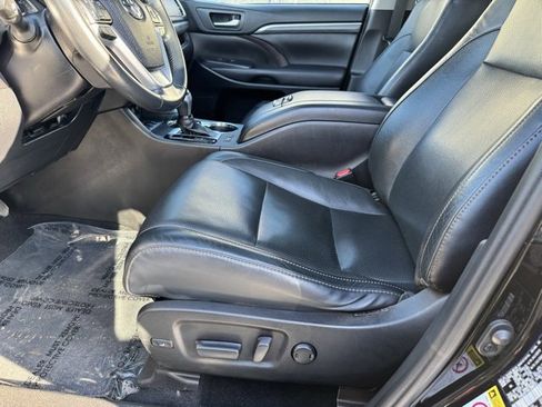 Certified 2019 Toyota Highlander Limited image 6