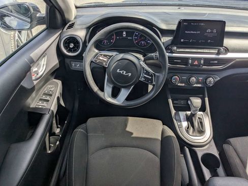 Used 2023 Kia Forte LXS w/ LXS Technology Package FWD image 12