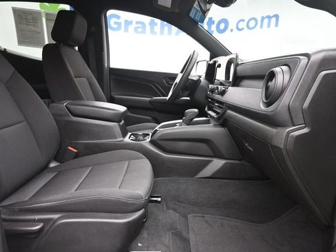 Used 2023 Chevrolet Colorado Trail Boss w/ Advanced Trailering Package AWD/4WD image 9