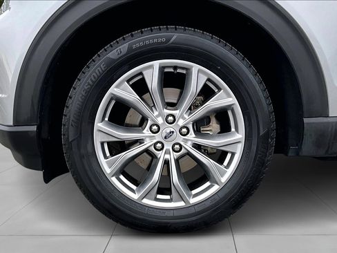 Certified 2020 Ford Explorer XLT w/ Equipment Group 202A image 37