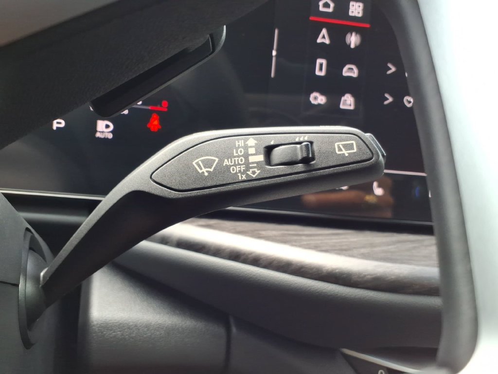 Used 2025 Audi Q5 Premium AWD/4WD image 33