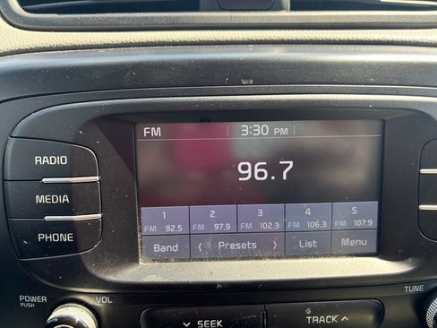 Used 2017 Kia Soul + FWD image 26