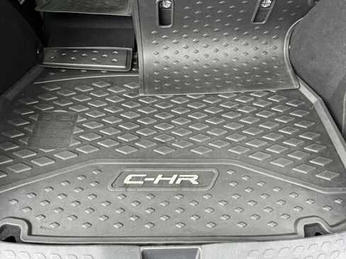 Used 2019 Toyota C-HR XLE image 16