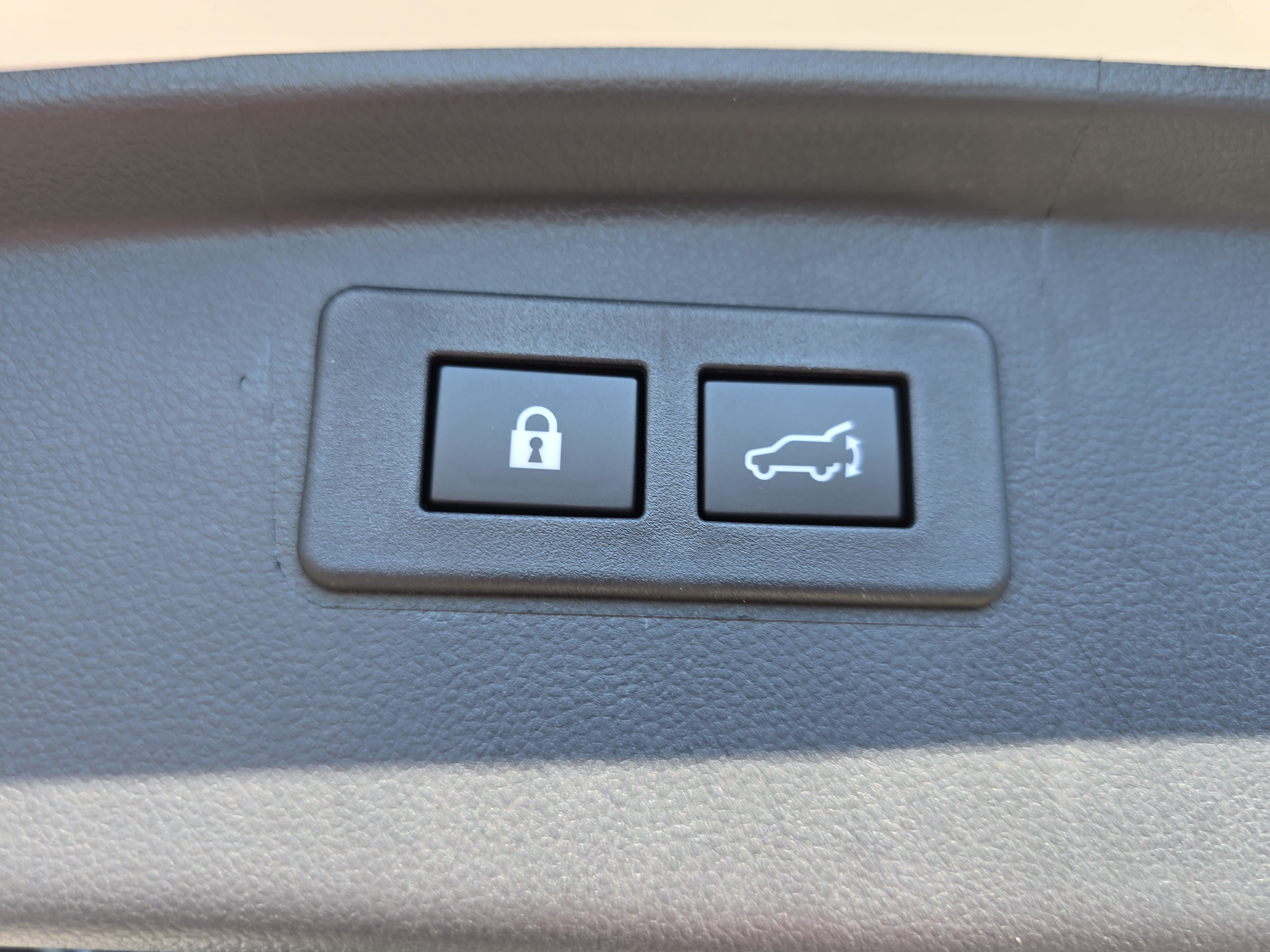 Used 2025 Subaru Outback Touring XT AWD/4WD image 13