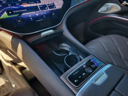 Used 2024 Mercedes-Benz Maybach EQS 680 4MATIC image 24