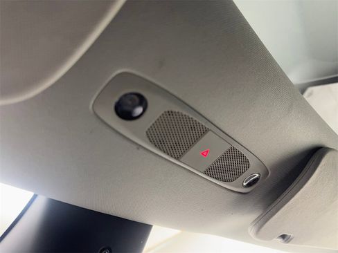 Used 2024 Tesla Model Y Long Range image 69